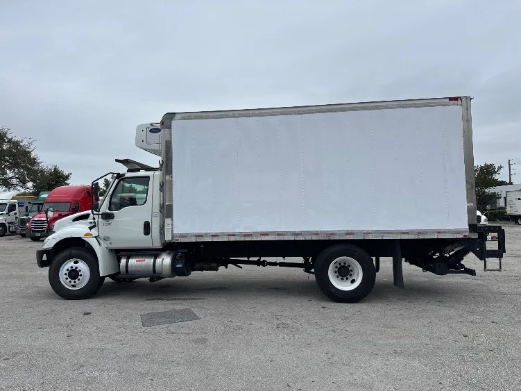 2020 International MV - image 4