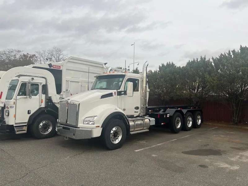 2025 Kenworth T880