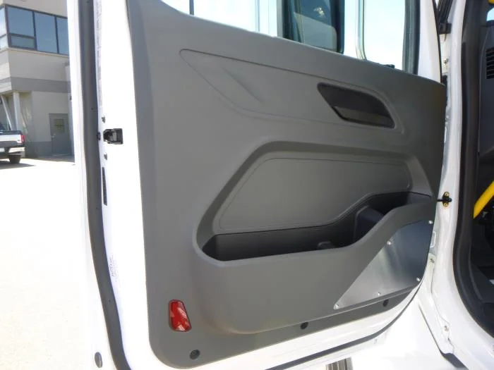 2025 Peterbilt 536 - image 16