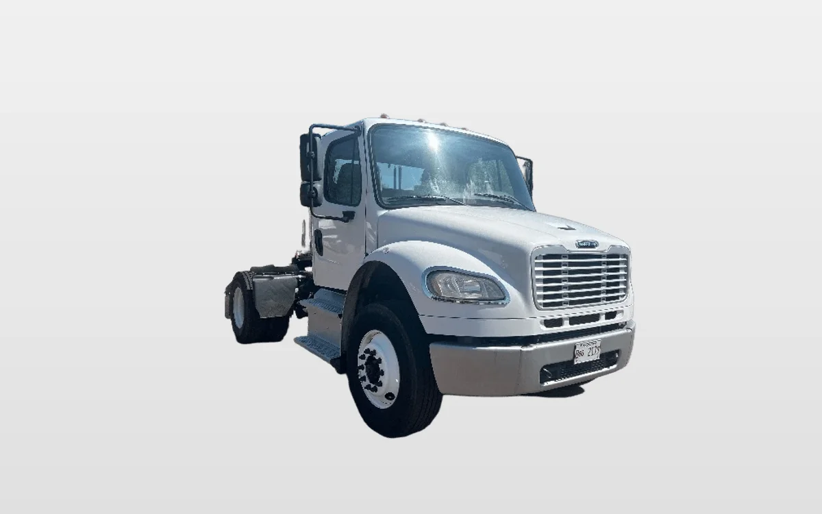 2020 Freightliner M2 106 - image 1