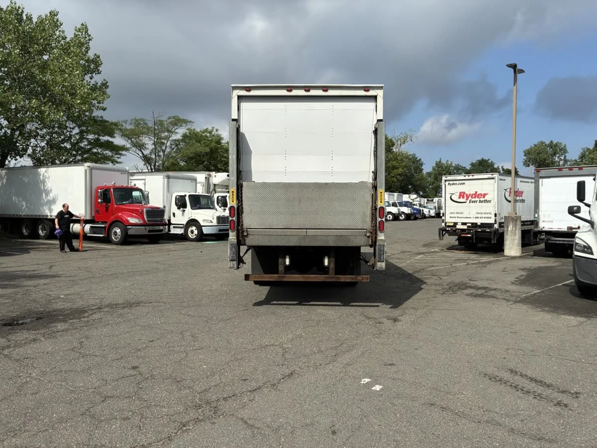 2018 Freightliner M2 106 in Newark, NJ — photo 5