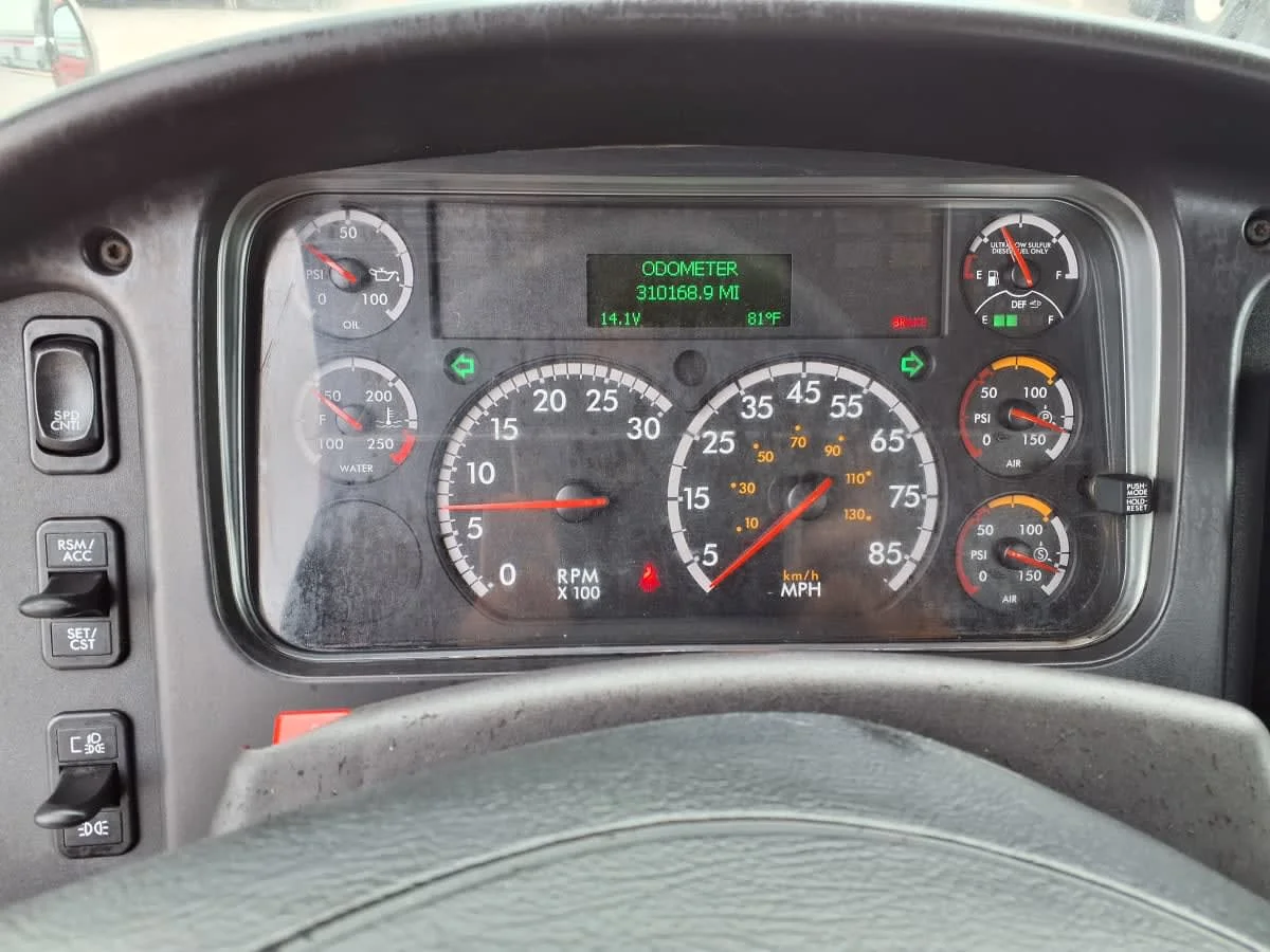 2018 Freightliner M2 106 in Cleveland, OH — photo 12