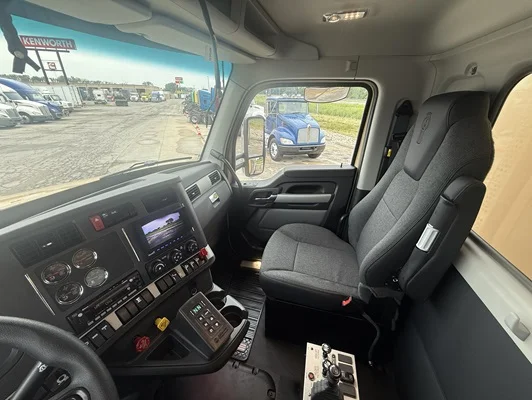 2027 Kenworth T880 in Kansas City, MO — photo 22