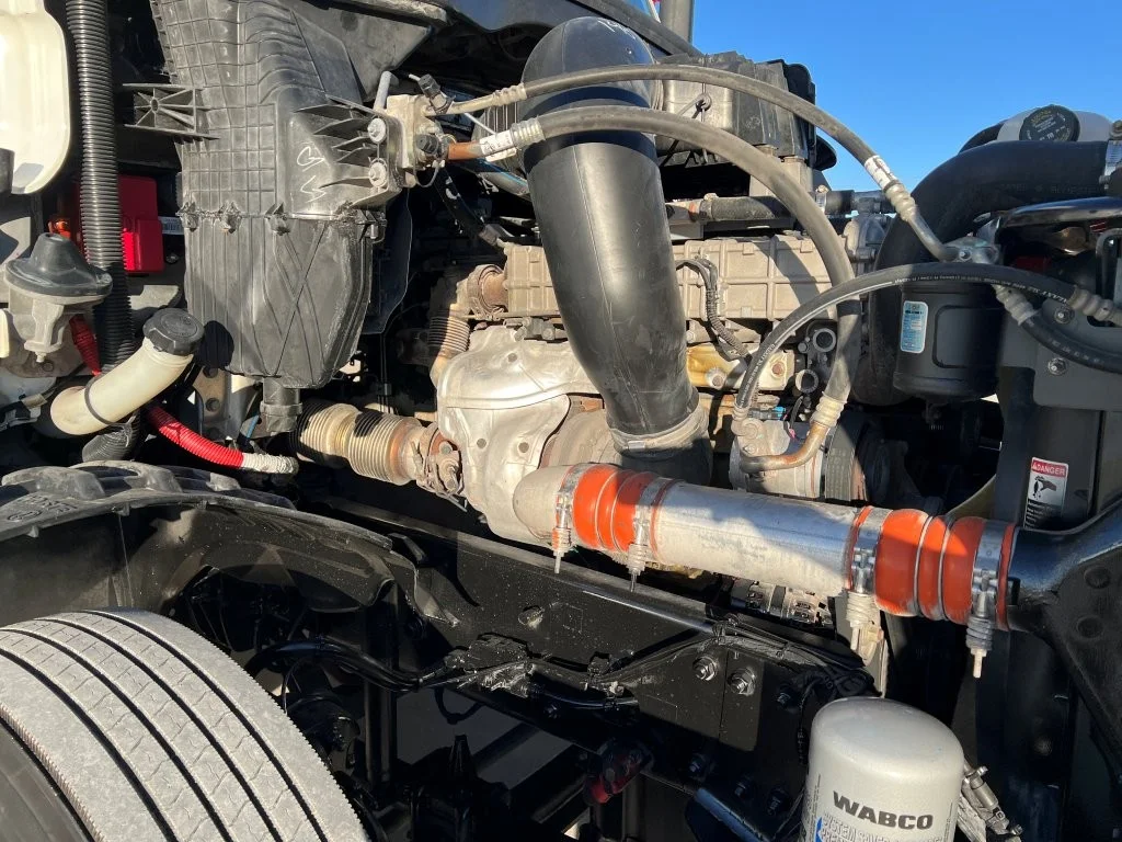 2021 Freightliner Cascadia - image 8