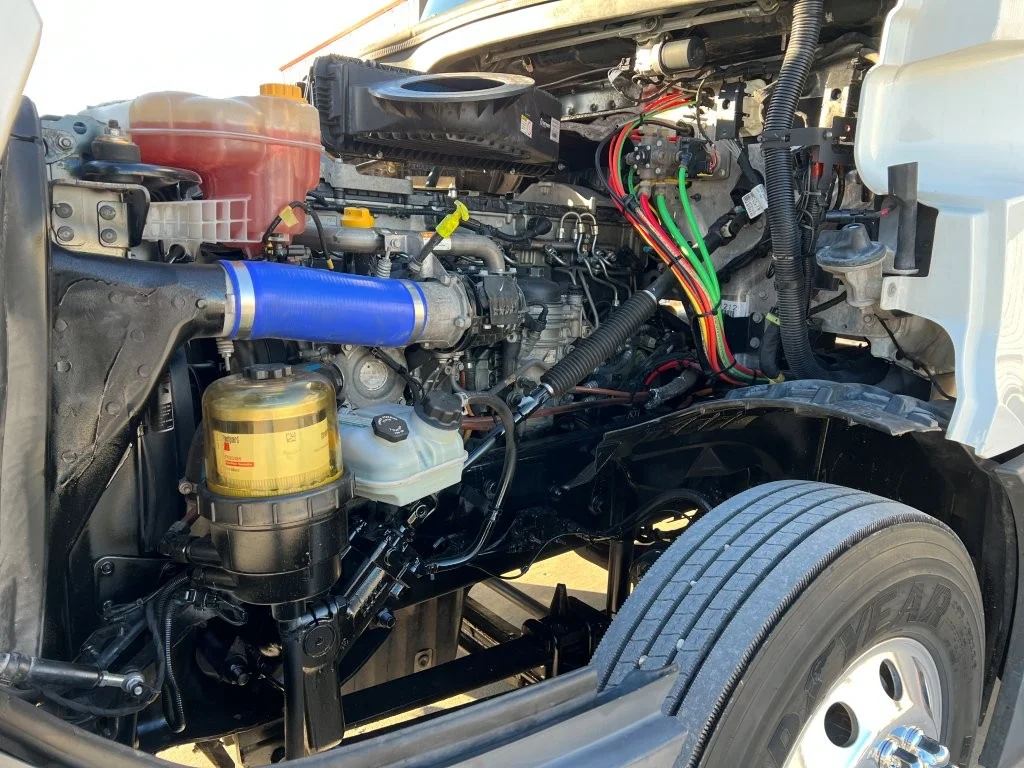 2021 Freightliner Cascadia - image 9