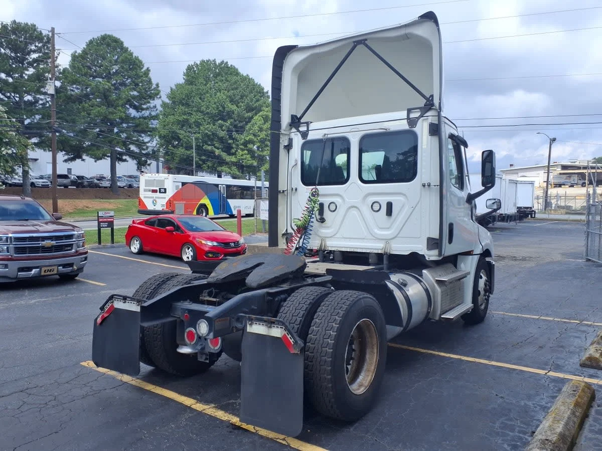 2023 Freightliner in Doraville, GA — photo 4