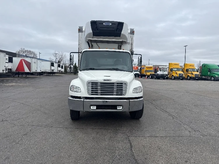 2020 Freightliner M2 106 in Chicago (Melrose Park), IL — photo 2