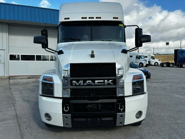 2020 Mack Anthem in San Antonio, TX — photo 3