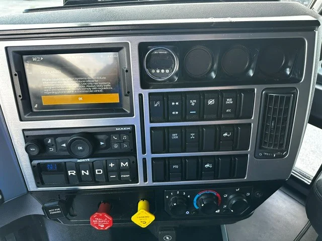 2020 Mack Anthem in San Antonio, TX — photo 11