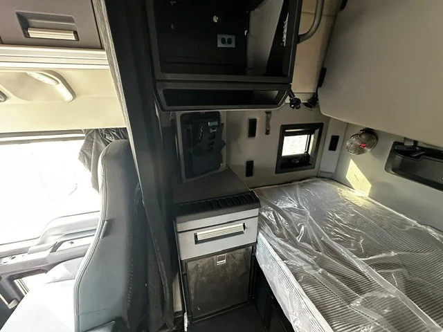 2020 Mack Anthem in San Antonio, TX — photo 13