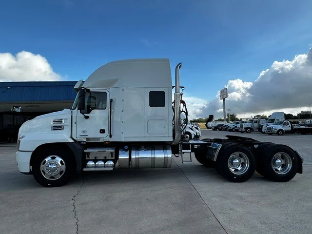 2020 Mack Anthem in San Antonio, TX — photo 4