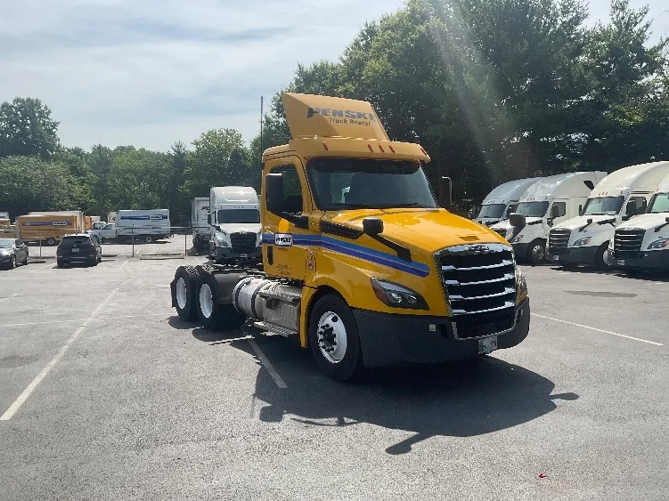 2020 Freightliner Cascadia in Fredericksburg, VA