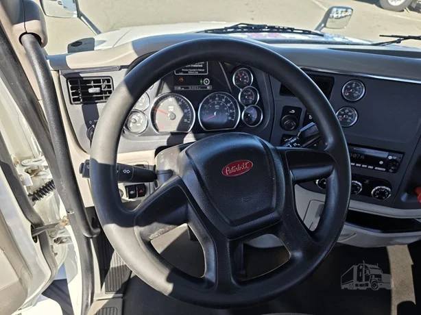 2019 Peterbilt 579 in MS — photo 14