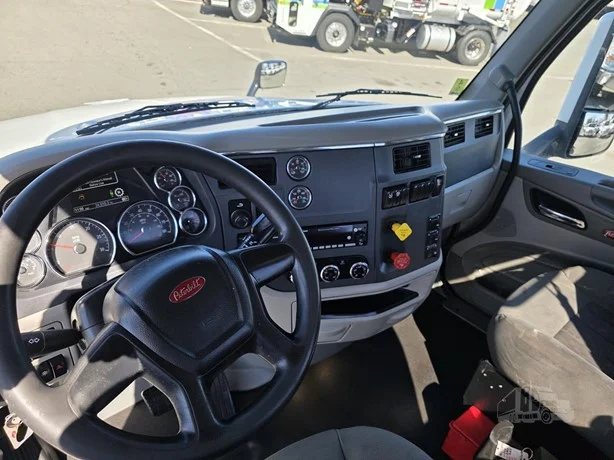 2019 Peterbilt 579 in MS — photo 13