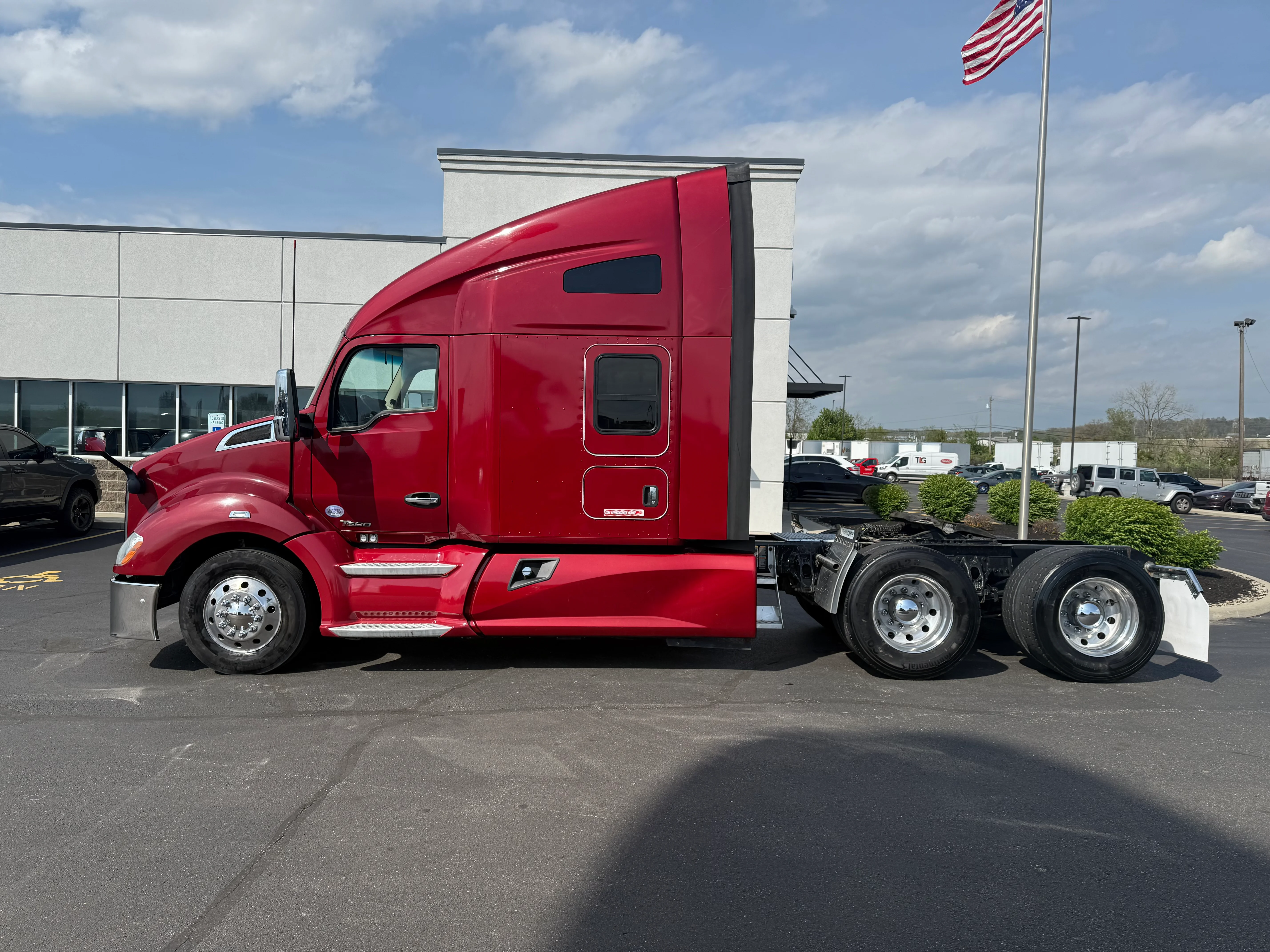 2020 Kenworth T680 - image 2