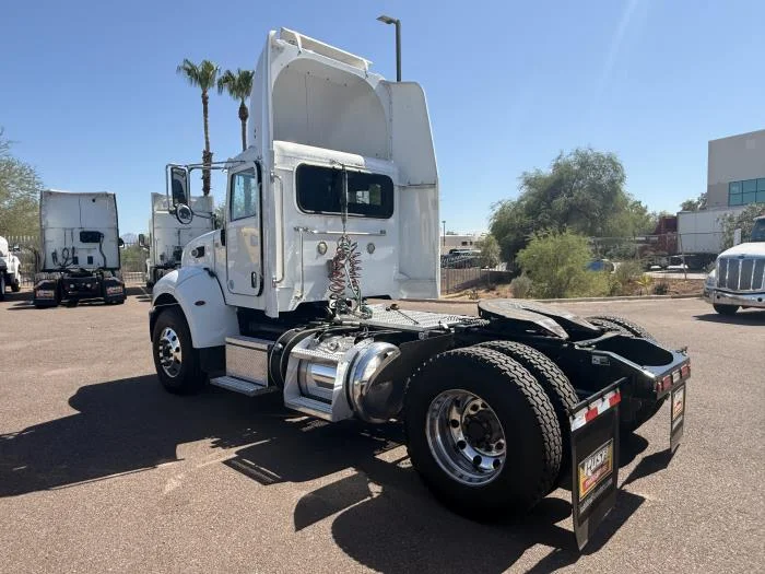 2020 Peterbilt 337 — photo 4