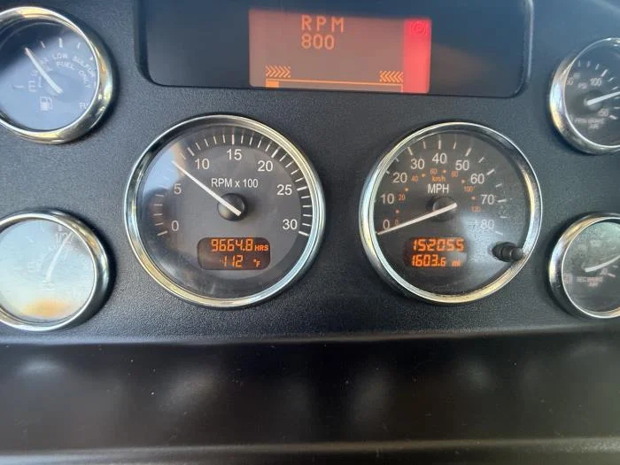 2020 Peterbilt 337 — photo 12