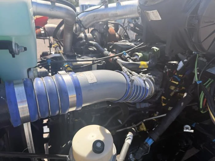 2020 Peterbilt 337 — photo 9