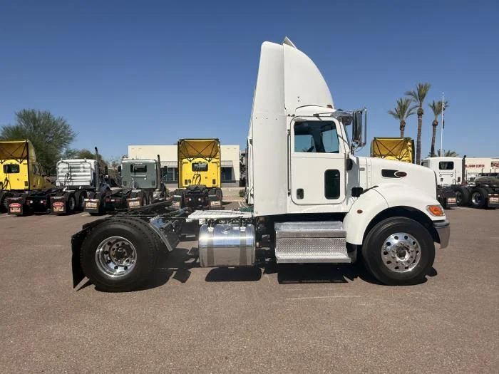 2020 Peterbilt 337 — photo 7