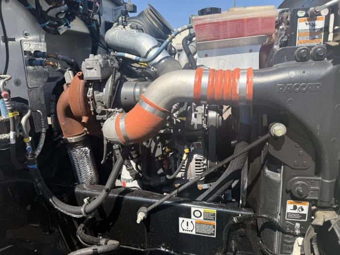 2020 Peterbilt 337 — photo 10