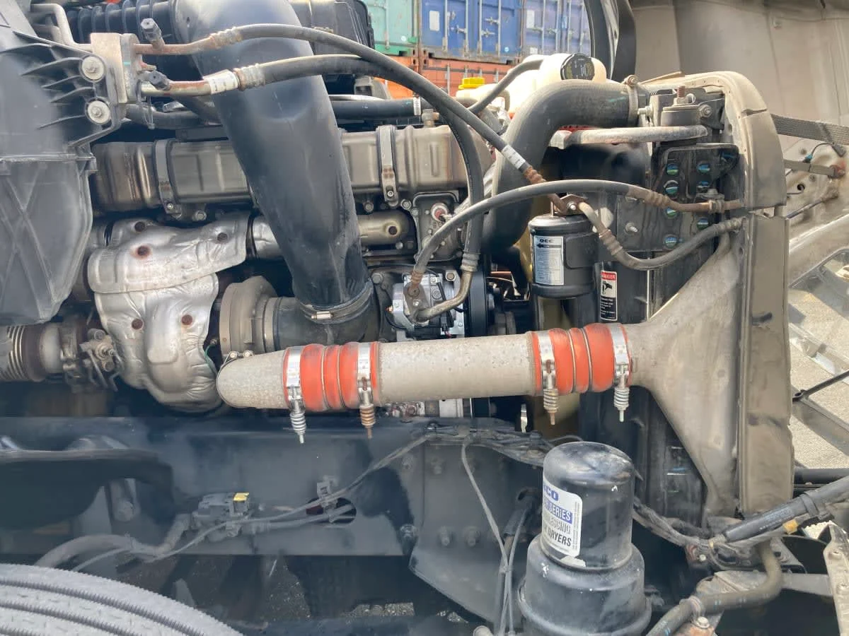 2021 Freightliner Cascadia in Springfield, MA — photo 9
