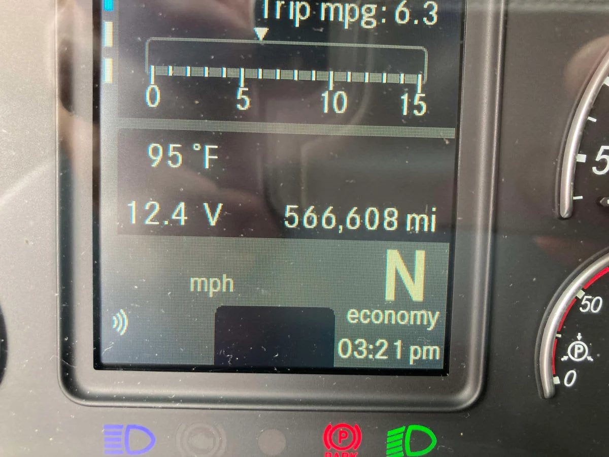2021 Freightliner Cascadia in Springfield, MA — photo 17