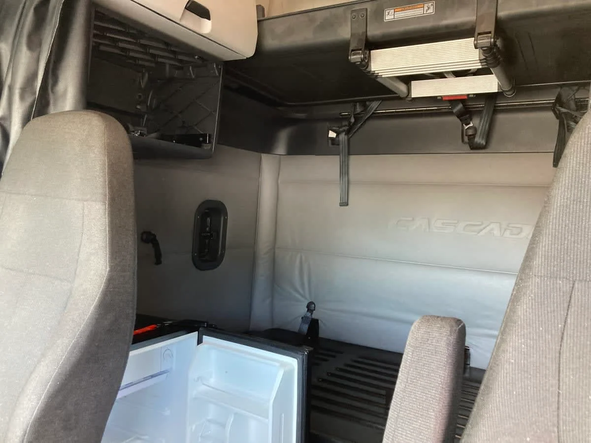 2021 Freightliner Cascadia in Springfield, MA — photo 14