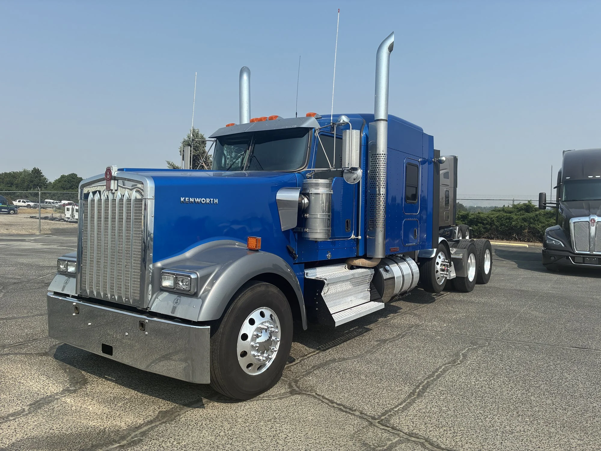 2024 Kenworth W900