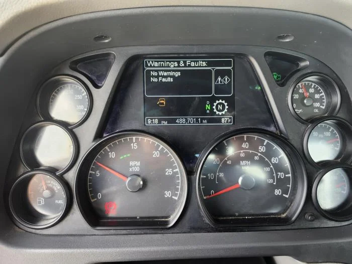2021 Peterbilt 579 in Waco, TX — photo 9