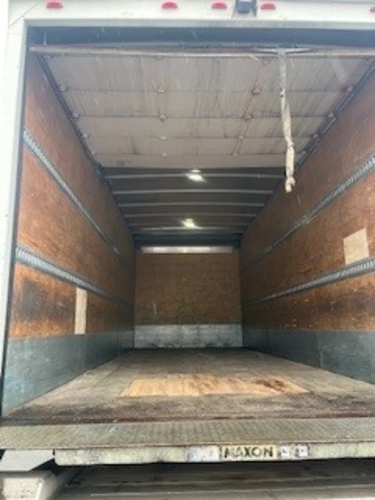 2018 Freightliner M2 106 - image 8