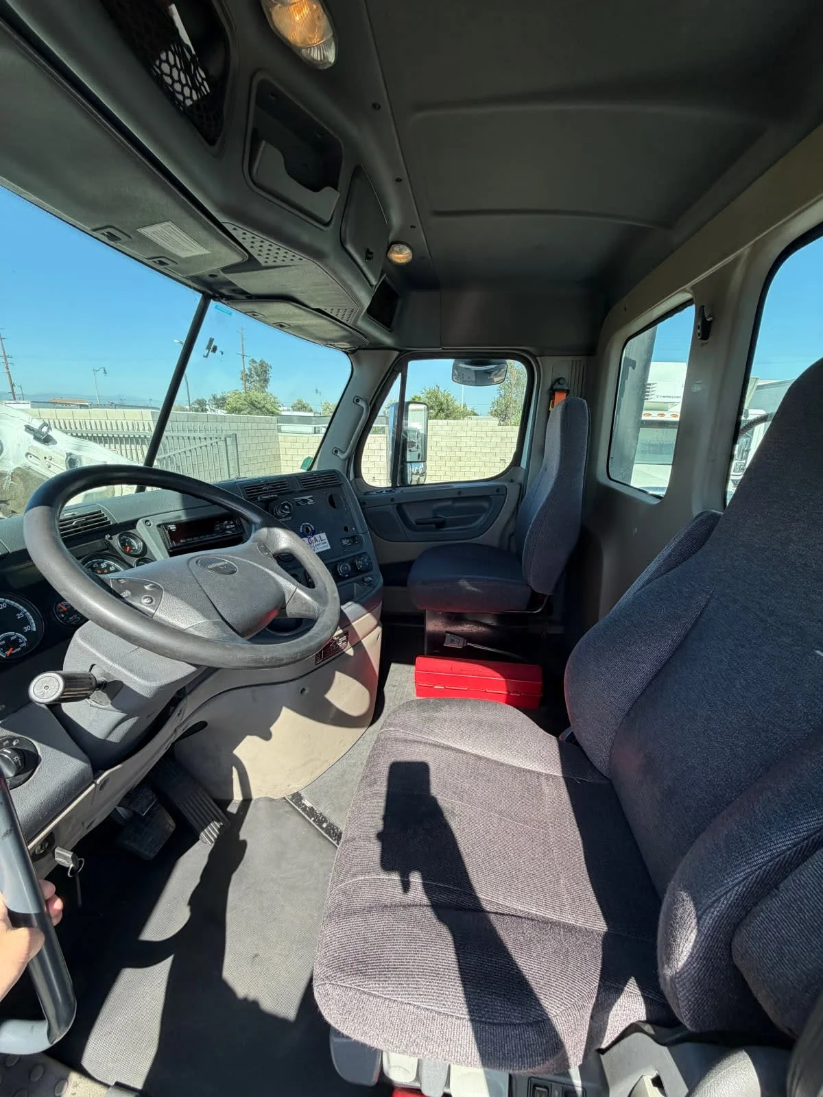 2019 Freightliner Cascadia in Fontana, CA — photo 7