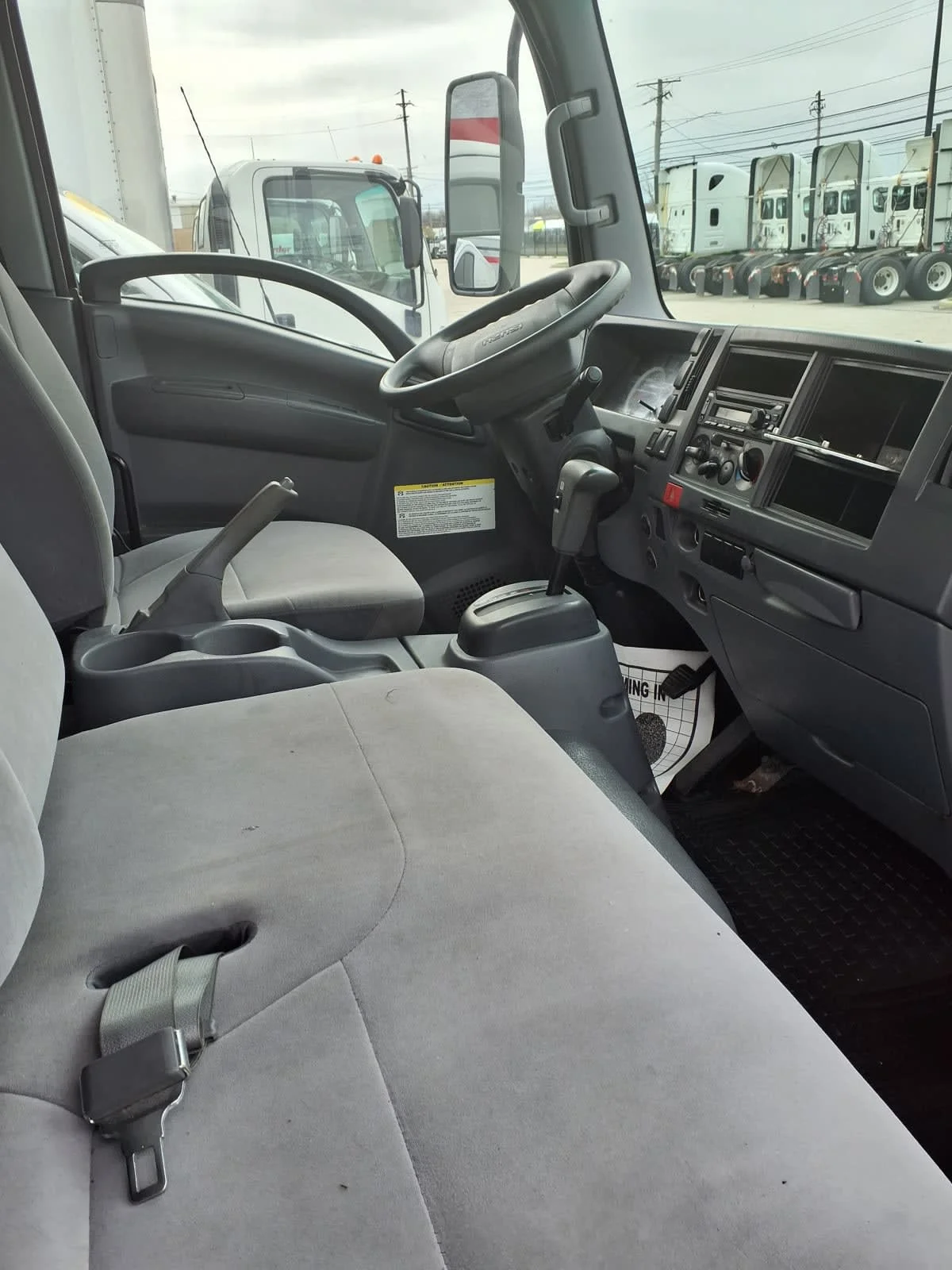 2020 Isuzu NPR - image 7