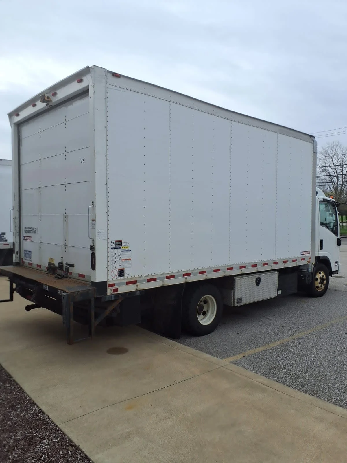 2020 Isuzu NPR - image 4