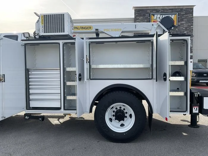 2027 Ford F-750 — photo 12
