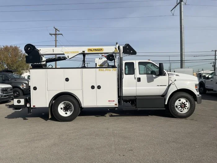 2027 Ford F-750 — photo 6