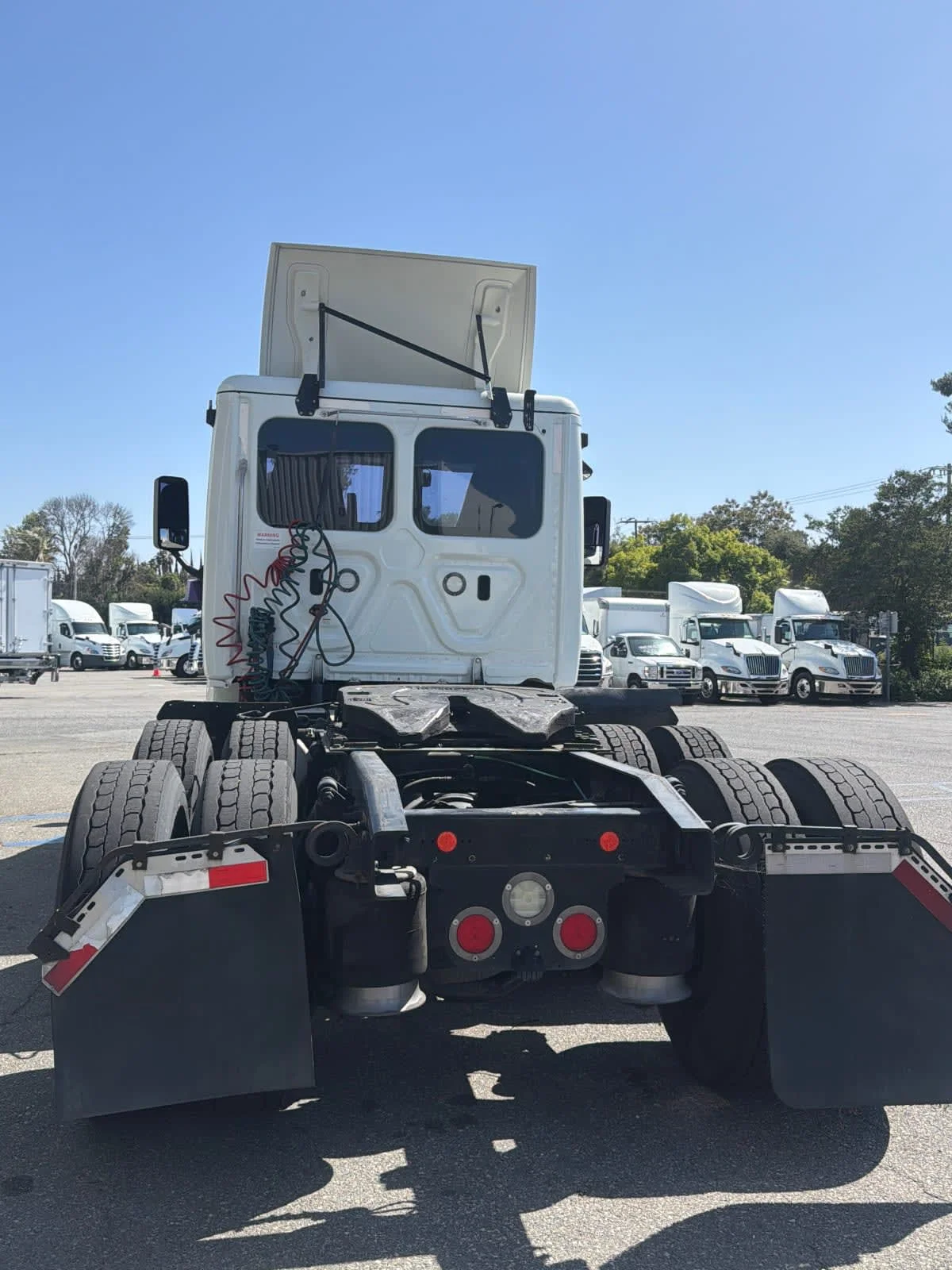 2019 Freightliner Cascadia in Pomona, CA — photo 5
