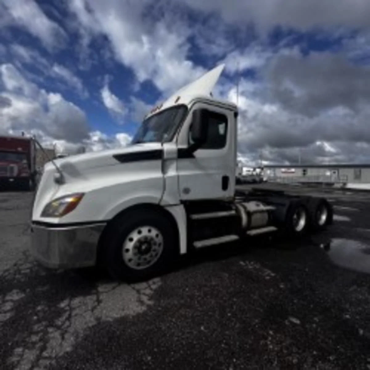 2019 Freightliner Cascadia in Syracuse, NY — photo 3