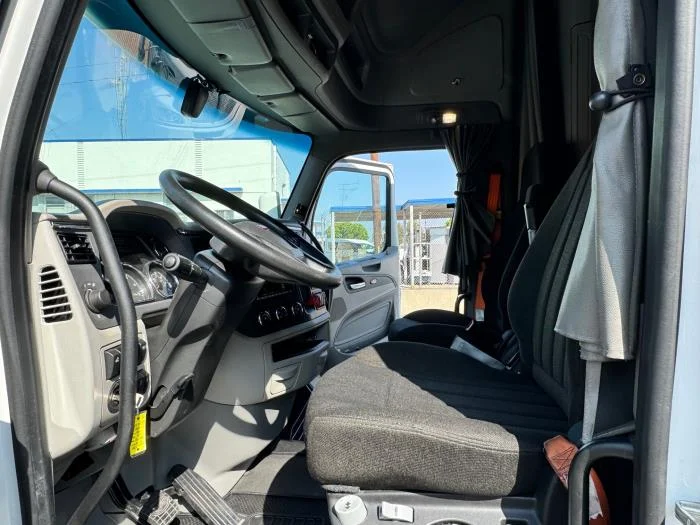 2021 Peterbilt 579 - image 12