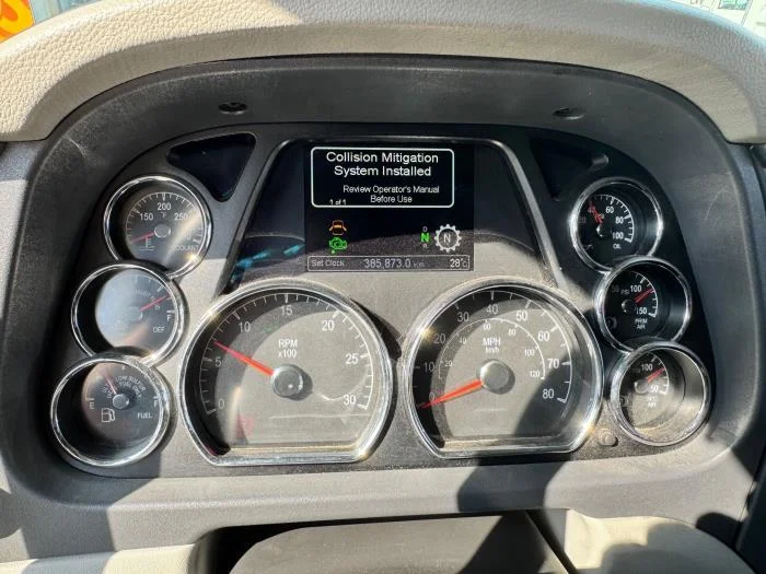 2021 Peterbilt 579 - image 13