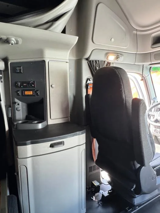 2021 Peterbilt 579 - image 17