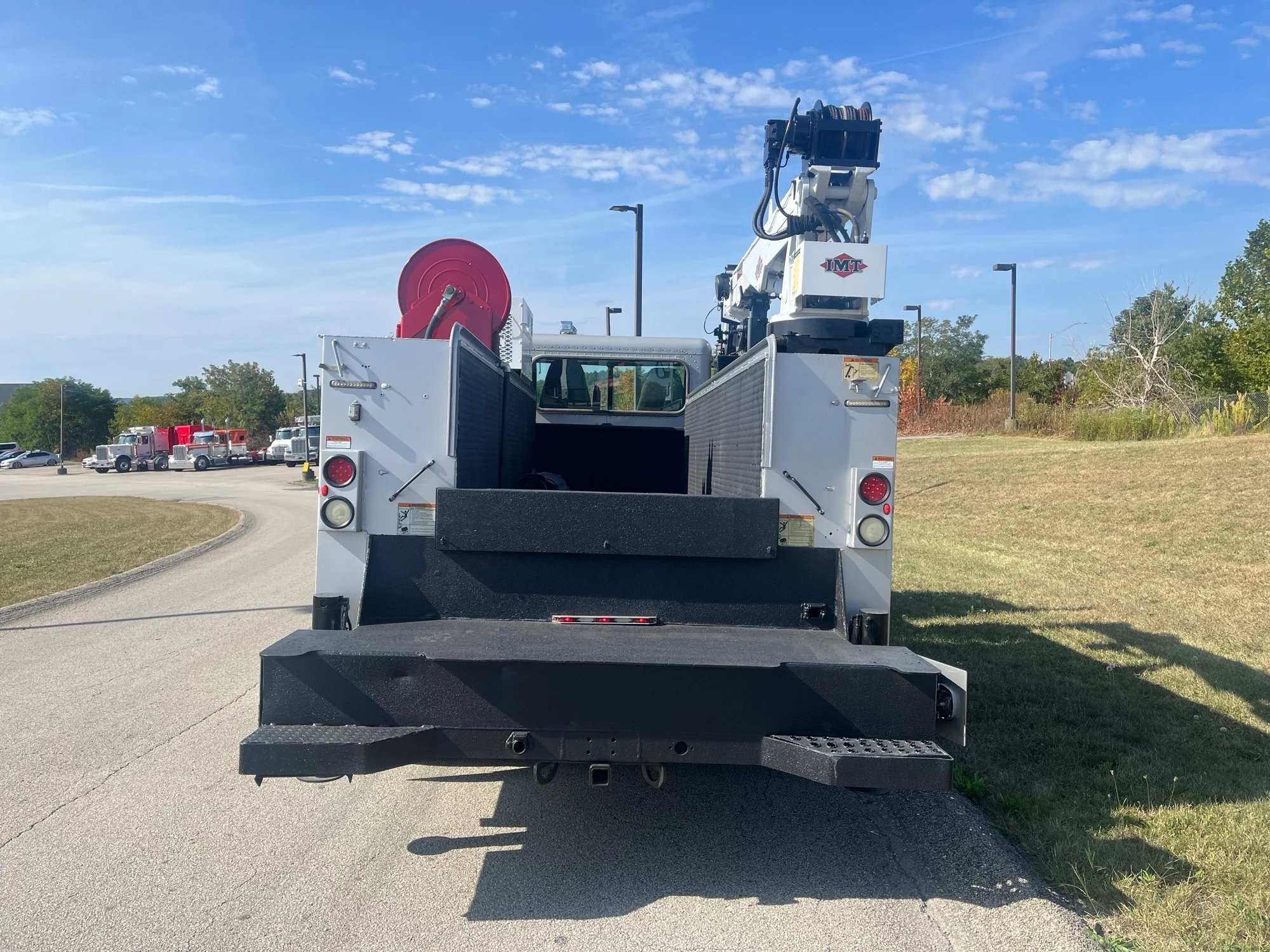 2014 Peterbilt 337 - image 3