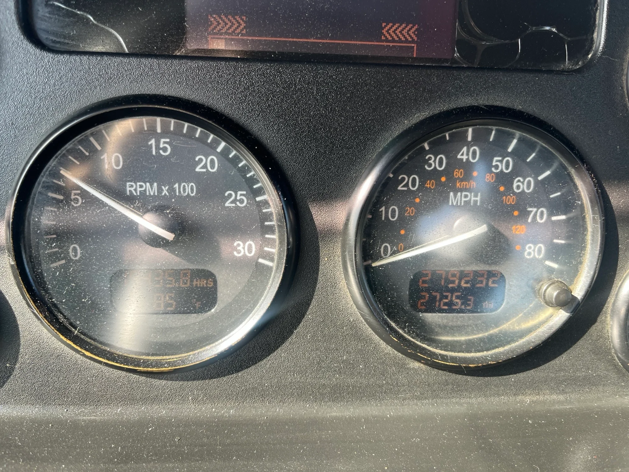 2014 Peterbilt 337 - image 13