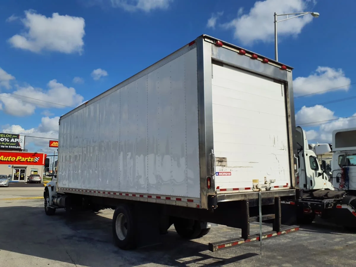 2018 International 4300 in Miami, FL — photo 6