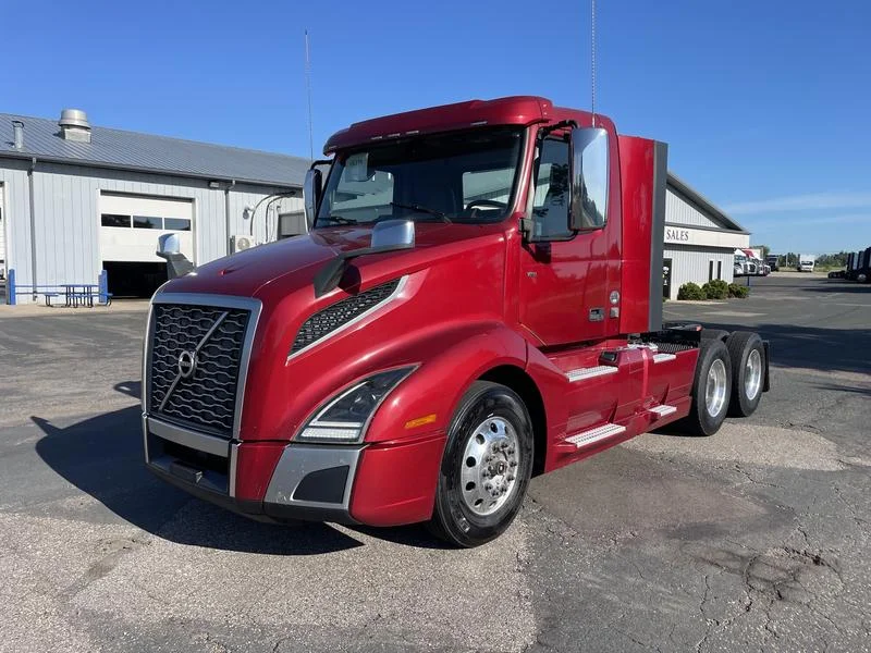 2019 Volvo VNL 300 in Sauk Rapids