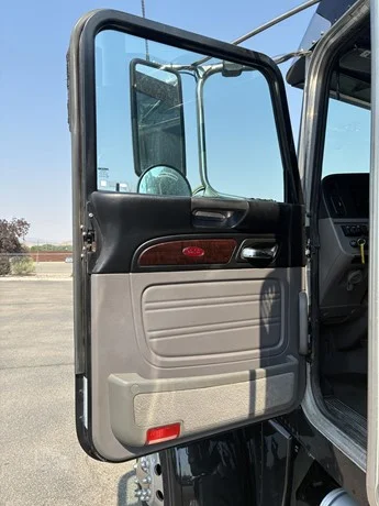 2023 Peterbilt 389 in Grand Junction, CO — photo 36