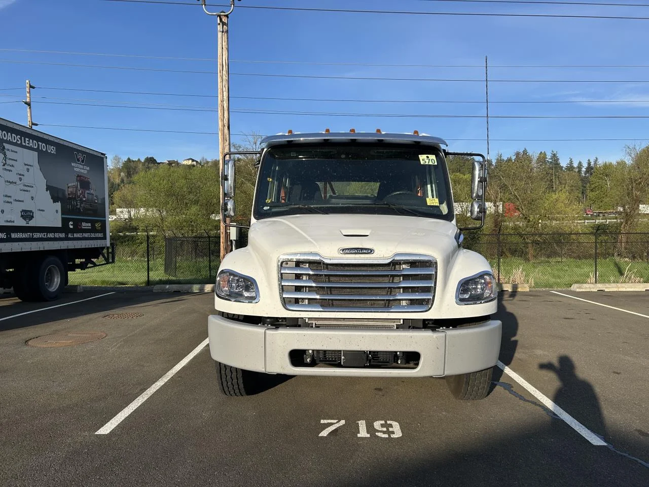 2024 Freightliner M2 106 - image 2