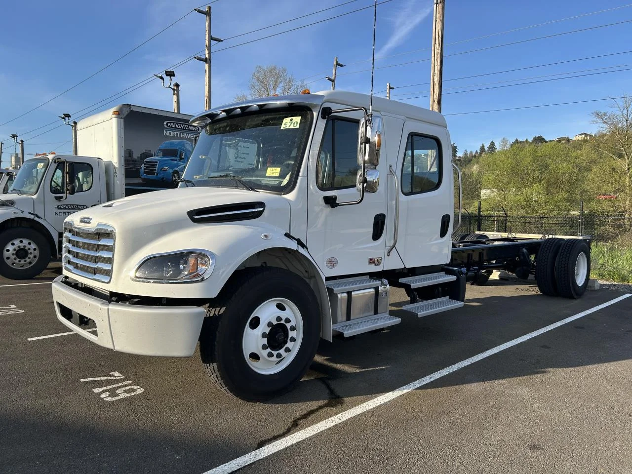 2024 Freightliner M2 106 - image 3