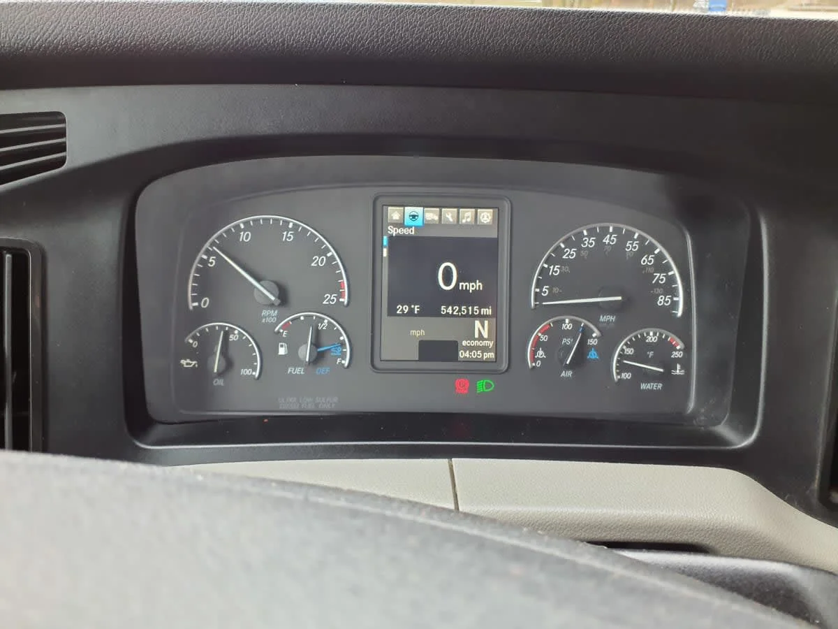 2020 Freightliner Cascadia - image 12