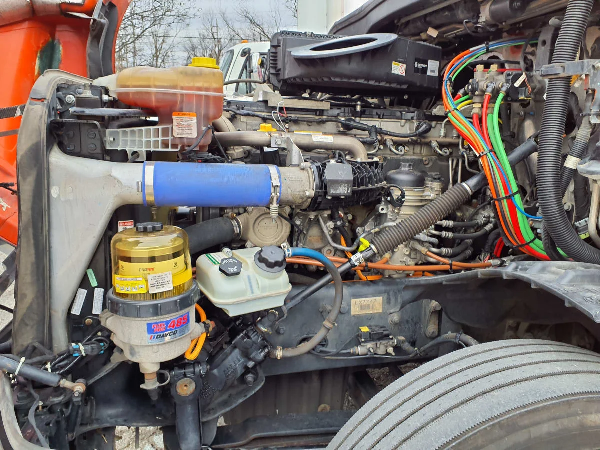 2020 Freightliner Cascadia - image 9