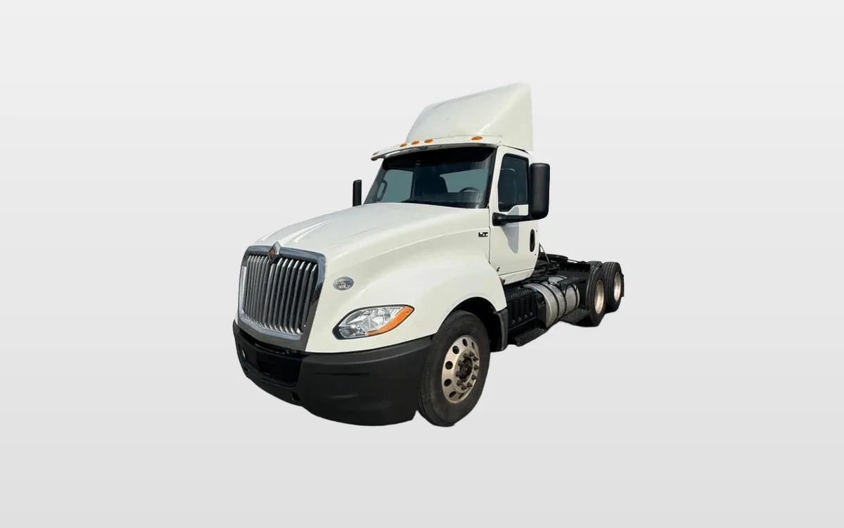 2021 International LT - image 1